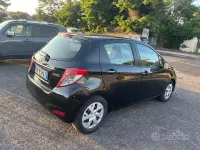 Usata Toyota Yaris Lounge 90 CV (66 kW) 2012 Nero Utilitaria