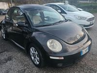Usata VW New Beetle 104 CV (76 kW) 2006 Nero Utilitaria