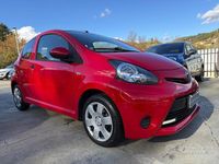 Brugt Toyota Aygo Connect Style 67 HK (49 kW) 2013 Rød Hatchback