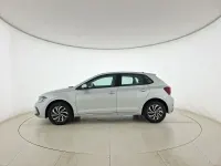 Usata VW Polo Life 95 CV (69 kW) 2024 Reflex silver metallizzato Utilitaria