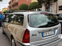 Usata Ford Focus 115 CV (84 kW) 2004 Grigio Station wagon