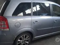 Usata Opel Zafira 150 CV (110 kW) 2009 Grigio Monovolume
