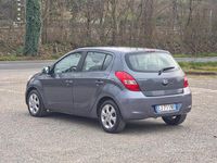 Usata Hyundai i20 Comfort 75 CV (55 kW) 2011 Grigio Utilitaria
