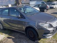 Usata Mercedes B200 2016 Grigio Monovolume