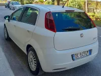 Usata Fiat Grande Punto Dynamic 90 CV (66 kW) 2007 Bianco Utilitaria