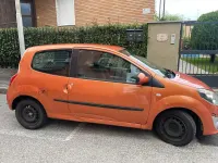 Usata Renault Twingo Komfort 75 CV (55 kW) 2008 Arancione Utilitaria