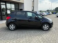 Usata Kia Venga 90 CV (66 kW) 2013 Nero Utilitaria