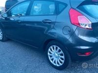 Usata Ford Fiesta Business Edition 75 CV (55 kW) 2017 Grigio Berlina