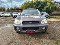 Usata Hyundai Santa Fe 113 CV (83 kW) 2004 Grigio SUV