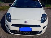 Usata Fiat Punto Young 77 CV (56 kW) 2016 Bianco Utilitaria