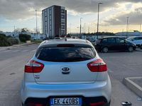 Usado Kia Rio 85 HP (62 kW) 2011 Sedan