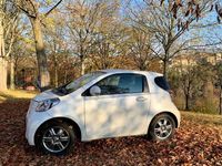 Usata Toyota iQ 68 CV (50 kW) 2009 Bianco metallizzato Utilitaria