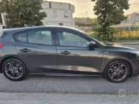 Usata Ford Focus ST-Line 150 CV (110 kW) 2018 Grigio Berlina