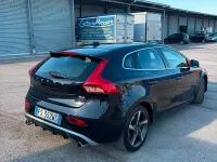 Usata Volvo V40 115 CV (84 kW) 2014 Nero Berlina