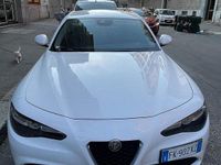 Usata Alfa Romeo Giulia 150 CV (110 kW) 2017 Bianco Berlina