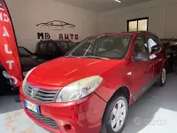 Usata Dacia Sandero Ambiance 72 CV (52 kW) 2013 Rosso Berlina