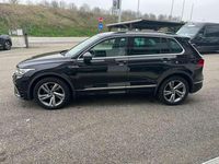 Usata VW Tiguan R-line 150 CV (110 kW) 2023 Deep black perlato SUV