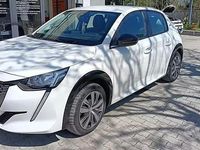 Usado Peugeot e-208 Active 100 kW (136 CV) 2023 Blanco Utilitario