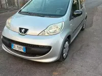Usata Peugeot 107 68 CV (50 kW) 2007 Grigio Utilitaria