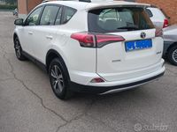 Usata Toyota RAV4 143 CV (105 kW) 2016 Bianco SUV