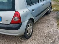 Usata Renault Clio II 65 CV (47 kW) 2005 Grigio Berlina