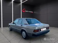 Usata Mercedes 190 122 CV (89 kW) 1990 Marrone Berlina