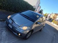 Begagnad Mercedes 180 Elegance 109 HK (80 kW) 2006 Grå Sedan