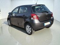 Usata Toyota Yaris 69 CV (50 kW) 2011 Antracite metallizzato Utilitaria