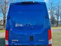 Usata Iveco Daily 140 CV (102 kW) 2018 Blu/azzurro Furgone