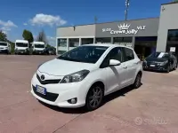 Usata Toyota Yaris Style 69 CV (50 kW) 2013 Bianco Utilitaria