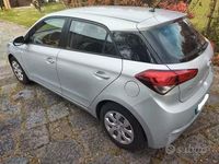 Usata Hyundai i20 Comfort 84 CV (61 kW) 2015 Grigio Berlina