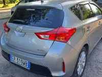 Usata Toyota Auris Active 90 CV (66 kW) 2013 Grigio Berlina