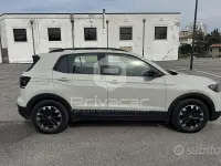 Usata VW T-Cross Style 110 CV (80 kW) 2022 Grigio SUV
