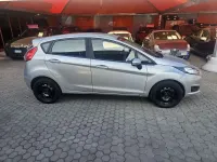 Usado Ford Fiesta Business Edition 92 HP (67 kW) 2014 Prateado Citadino