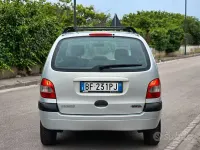 Usata Renault Scénic 107 CV (78 kW) 2000 Grigio Monovolume