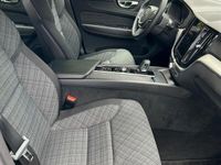 Usata Volvo XC60 Momentum 197 CV (144 kW) 2022 Nero SUV