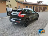 Usata Volvo XC40 Momentum 129 CV (94 kW) 2021 Nero SUV
