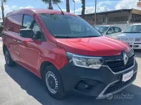 Usata Renault Kangoo 116 CV (85 kW) 2022 Rosso Monovolume