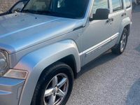 Usata Jeep Cherokee 163 CV (119 kW) 2009 Grigio SUV
