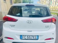 Käytetty Hyundai i20 Comfort 77 HP (56 kW) 2016 Sedan