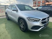 Käytetty Mercedes GLA180 116 HP (85 kW) 2021 Harmaa Katumaasturi