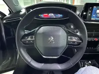 Usata Peugeot 2008 Allure 102 CV (75 kW) 2022 Argento SUV