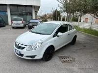 Usata Opel Corsa 60 CV (44 kW) 2008 Bianco Utilitaria