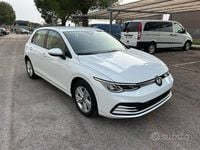 Usata VW Golf VIII Life 131 CV (96 kW) 2022 Bianco Berlina