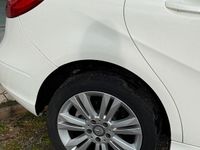Usata Mercedes B180 Premium 108 CV (79 kW) 2013 Bianco Monovolume