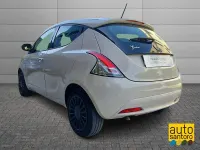 Usata Lancia Ypsilon Gold 69 CV (50 kW) 2022 Beige Utilitaria