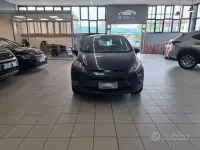 Usata Ford Fiesta 70 CV (51 kW) 2012 Blu Berlina