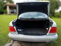 Usata Mercedes E200 Elegance 136 CV (100 kW) 1998 Grigio Berlina