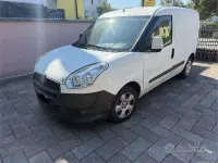Usata Fiat Doblò 90 CV (66 kW) 2012 Bianco Monovolume