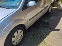 Usata Ford Fiesta 75 CV (55 kW) 2006 Grigio Utilitaria